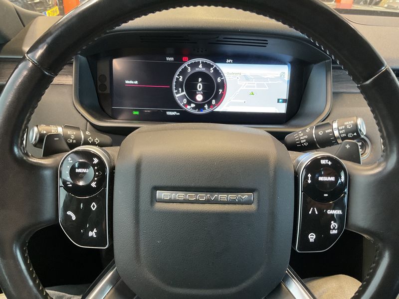 Land Rover Discovery 5 2.0 Si4 TwinTurbo HSE — zdjęcie 13