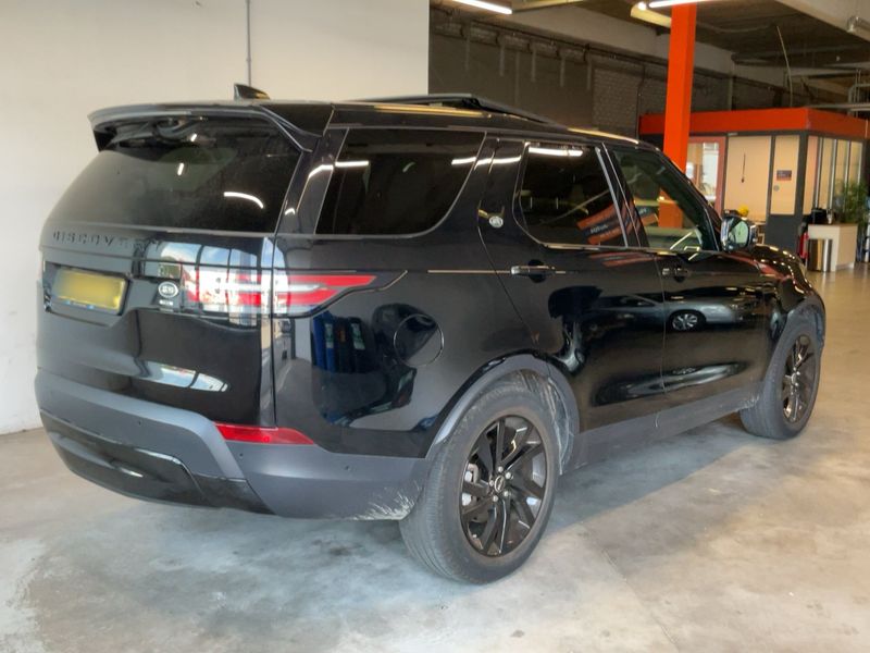 Land Rover Discovery 5 2.0 Si4 TwinTurbo HSE — zdjęcie 6
