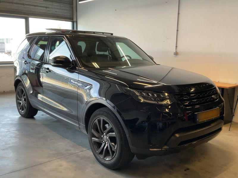 Land Rover Discovery 5 2.0 Si4 TwinTurbo HSE — zdjęcie 8