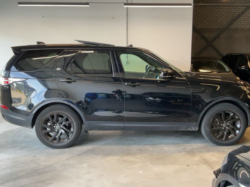 Land Rover Discovery 5 2.0 Si4 TwinTurbo HSE — zdjęcie 7