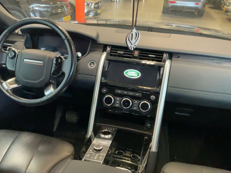 Land Rover Discovery 5 2.0 Si4 TwinTurbo HSE — zdjęcie 12