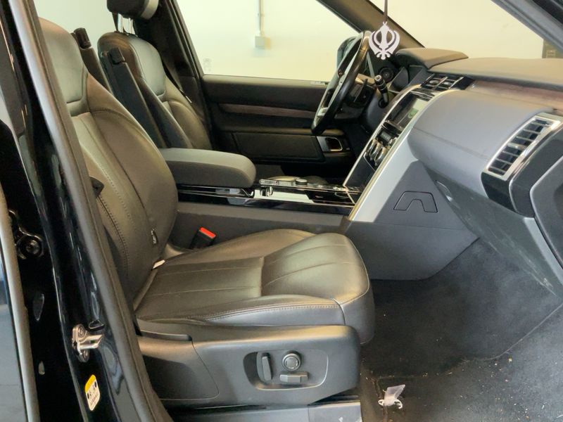Land Rover Discovery 5 2.0 Si4 TwinTurbo HSE — zdjęcie 11
