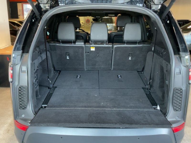 Land Rover Discovery 5 2.0 Si4 TwinTurbo HSE — zdjęcie 10