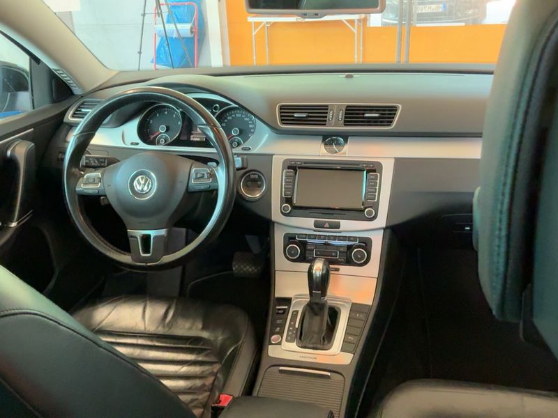 Volkswagen Passat 3.6 V6 FSI Highline 4Motion — zdjęcie 12