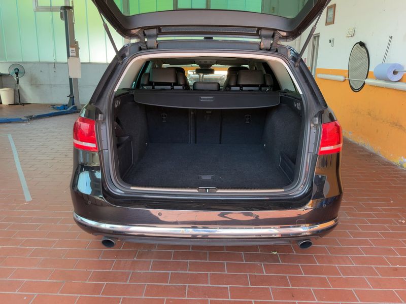 Volkswagen Passat 3.6 V6 FSI Highline 4Motion — zdjęcie 10