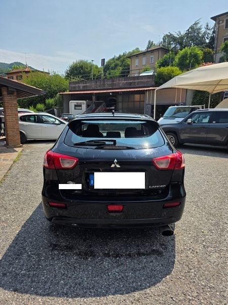 Mitsubishi Lancer 1.5 Invite — zdjęcie 4