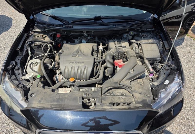 Mitsubishi Lancer 1.5 Invite — zdjęcie 8