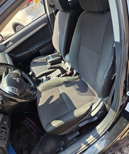 Mitsubishi Lancer 1.5 Invite — zdjęcie 10