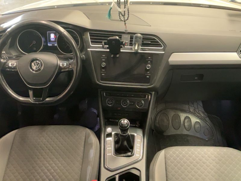 Volkswagen Tiguan 2.0 TDI Comfortline BlueMotion Tech — zdjęcie 12