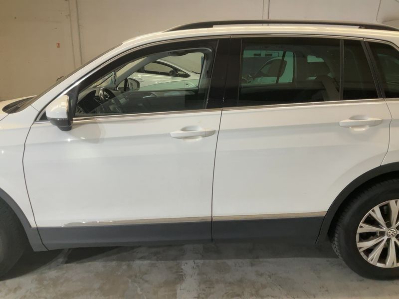 Volkswagen Tiguan 2.0 TDI Comfortline BlueMotion Tech — zdjęcie 4