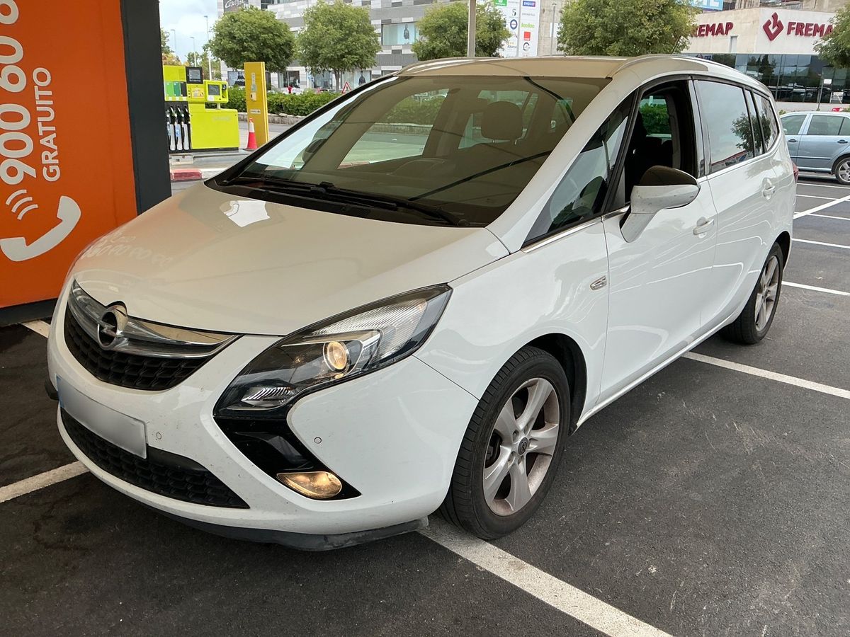 Opel Zafira 2016