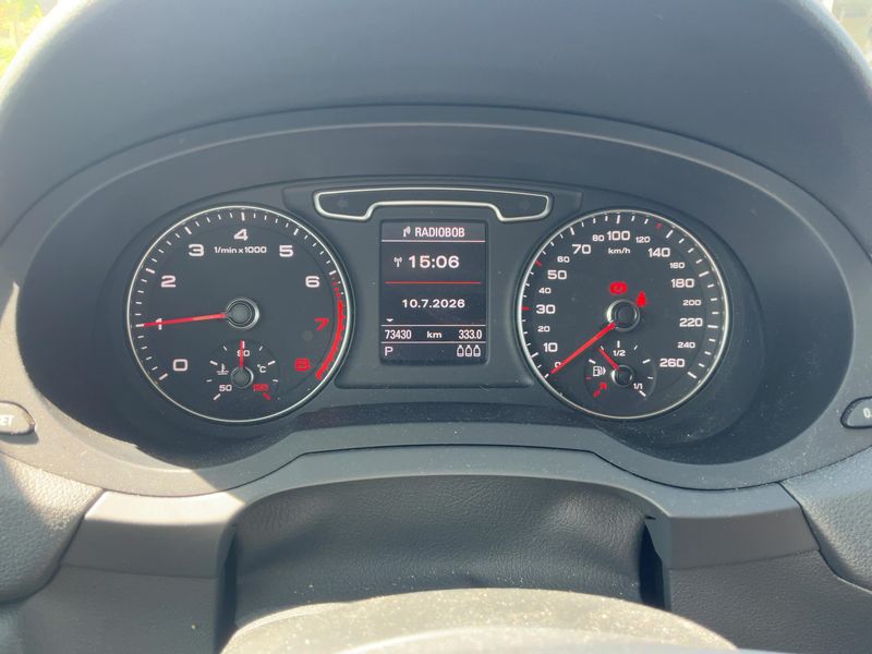 Audi Q3 1.4 TFSI ACT — zdjęcie 13
