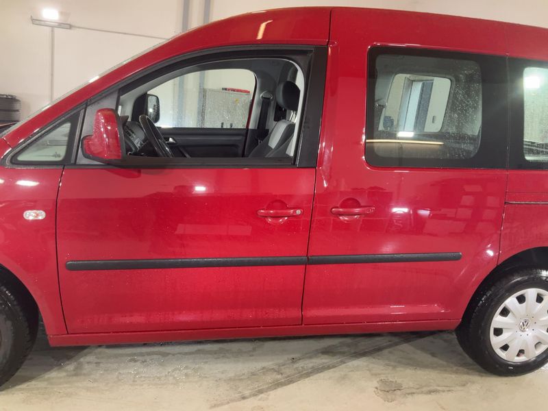 Volkswagen Caddy 1.6 TDI Trendline BlueMotion Tech — zdjęcie 4