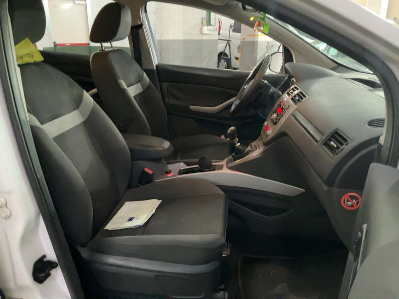 Ford Kuga 2.0 TDCi Trend 2009 – снимка 16