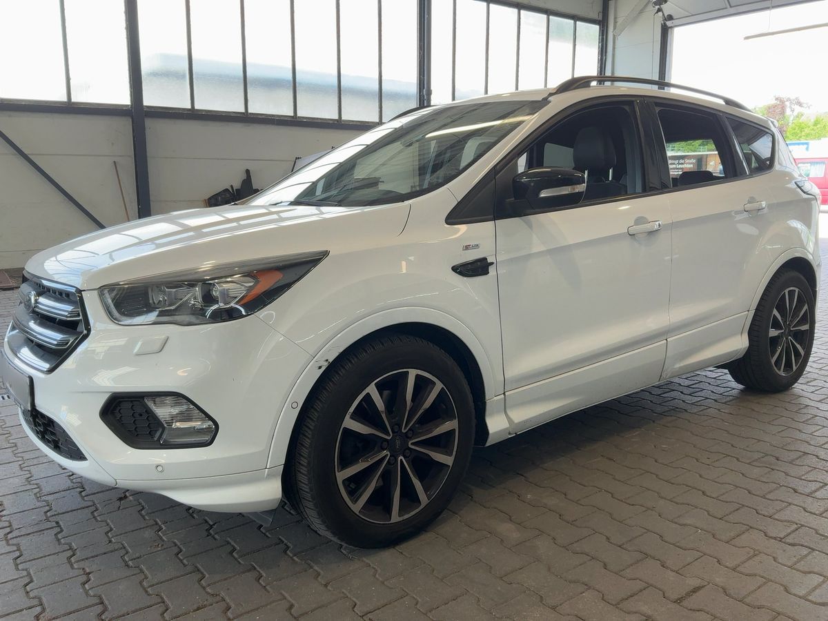 Ford Kuga 2017 — photo 1