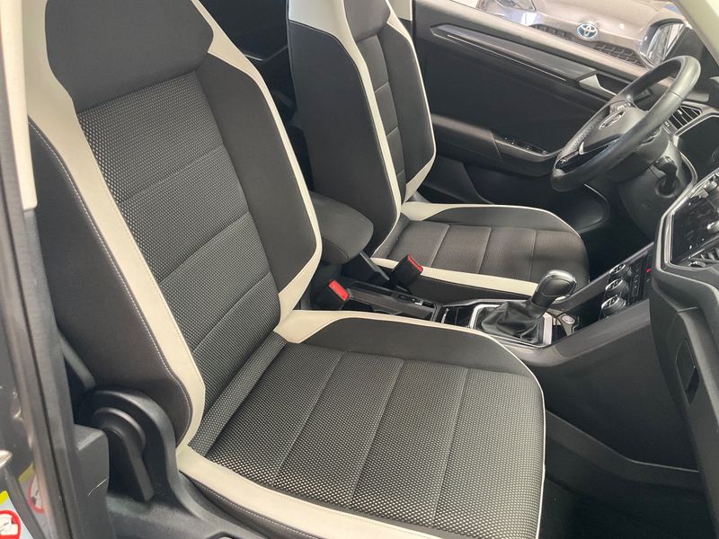 Volkswagen T-Roc 1.5 TSI ACT Carat 2021 – снимка 16