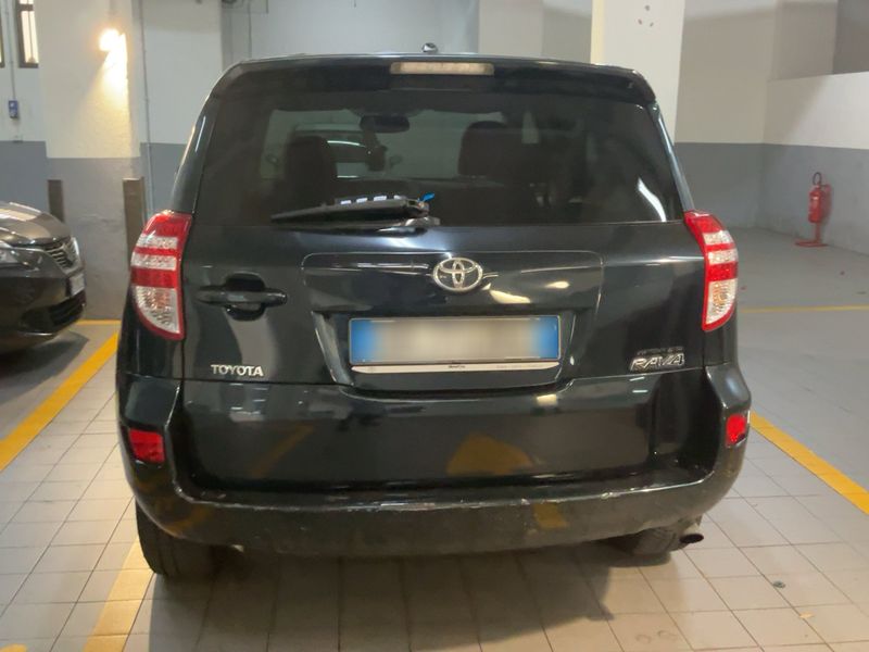 Toyota RAV 4 2.2 D-4D 2011 – снимка 7