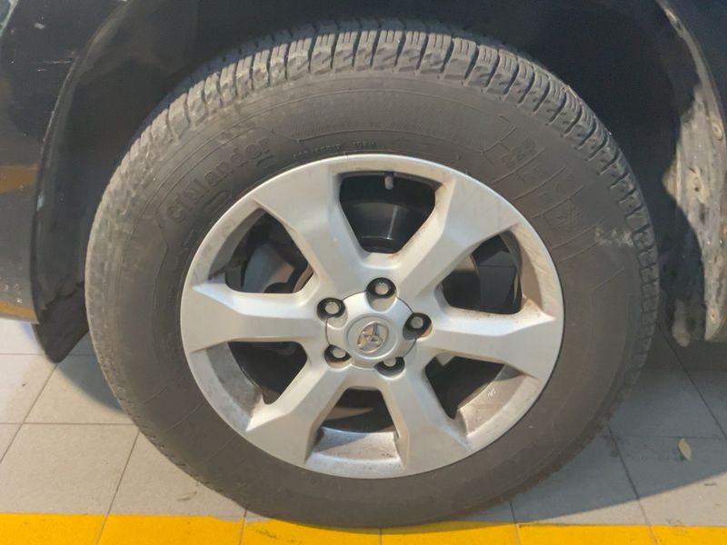 Toyota RAV 4 2.2 D-4D 2011 – снимка 3