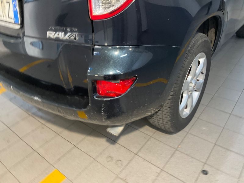 Toyota RAV 4 2.2 D-4D 2011 – снимка 37