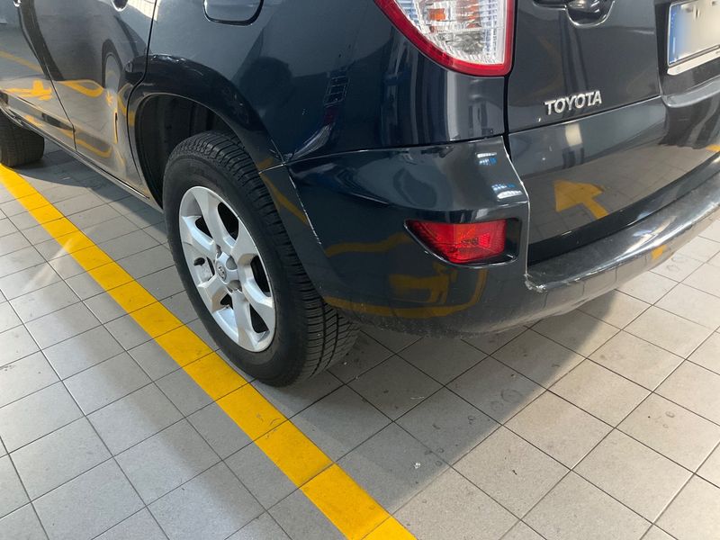 Toyota RAV 4 2.2 D-4D 2011 – снимка 35