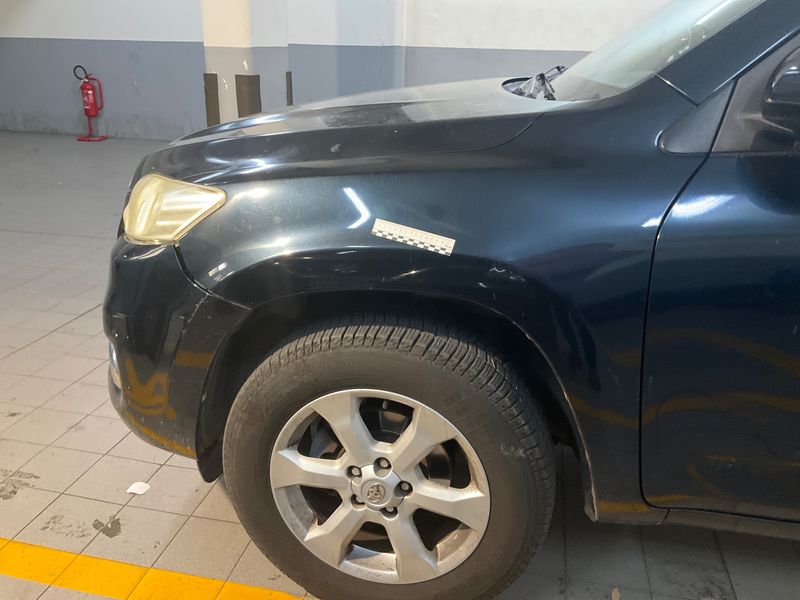 Toyota RAV 4 2.2 D-4D 2011 – снимка 33