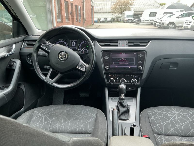 Skoda Octavia 2.0 TDI Clever — zdjęcie 12