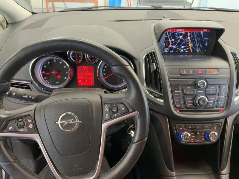 Opel Zafira Tourer 1.4 Turbo Innovation — zdjęcie 12