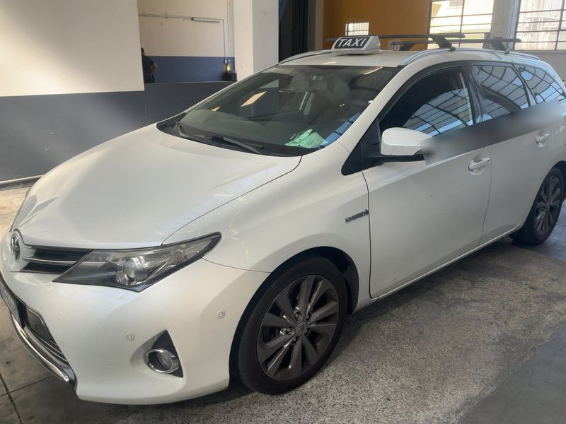 Toyota Auris Touring Sports 1.8 Hybrid Lounge — zdjęcie 2