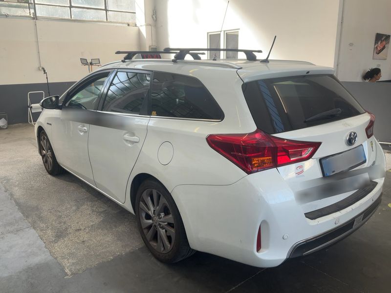 Toyota Auris Touring Sports 1.8 Hybrid Lounge — zdjęcie 3