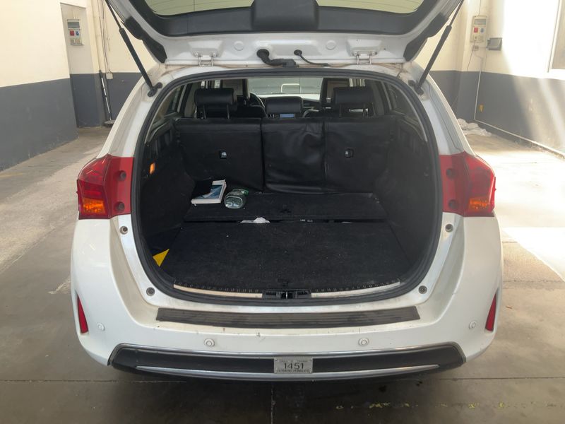 Toyota Auris Touring Sports 1.8 Hybrid Lounge — zdjęcie 10