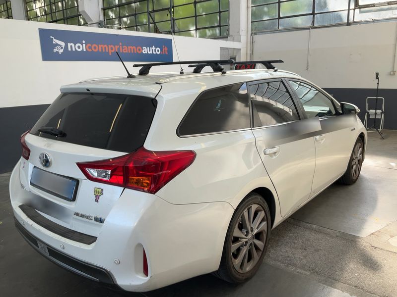 Toyota Auris Touring Sports 1.8 Hybrid Lounge — zdjęcie 6