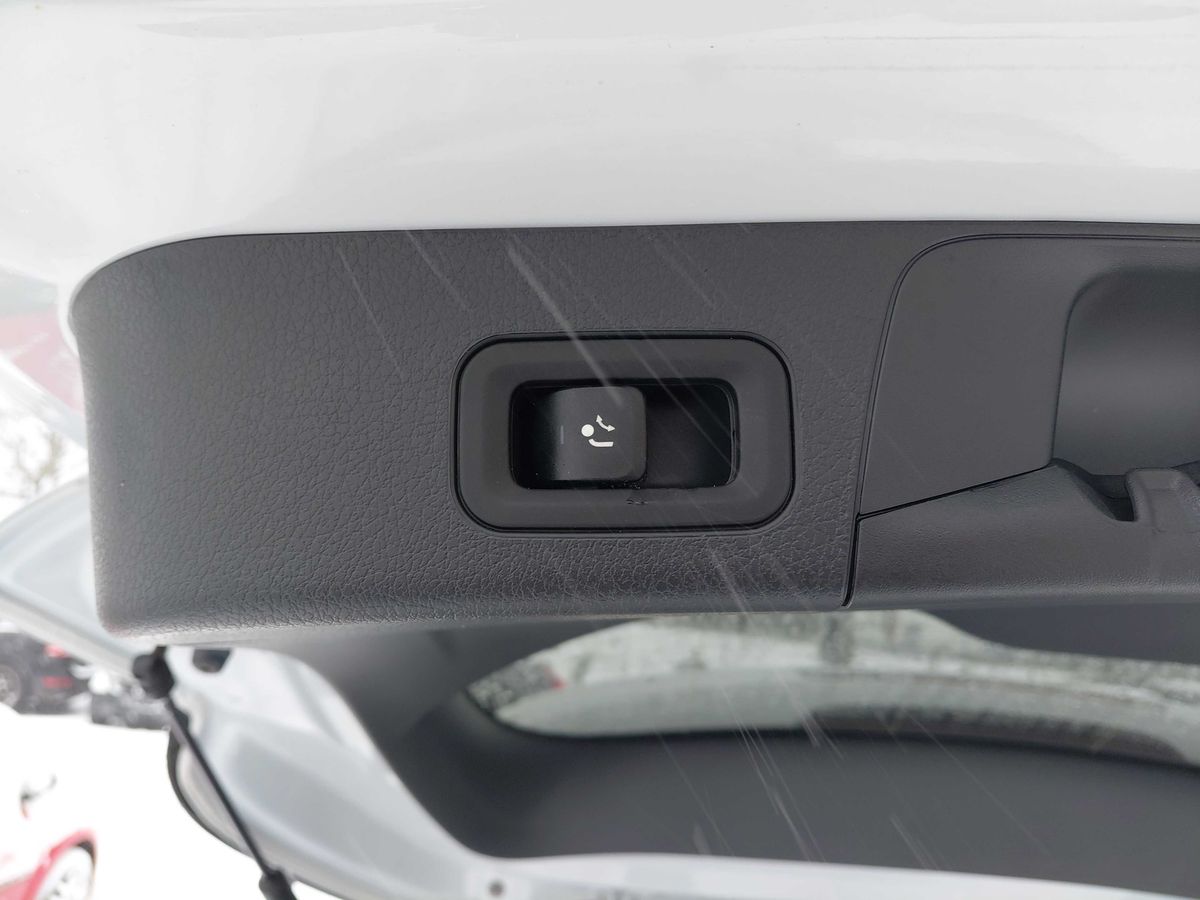 Mercedes-Benz GLB-Klasse 2022 — photo 25