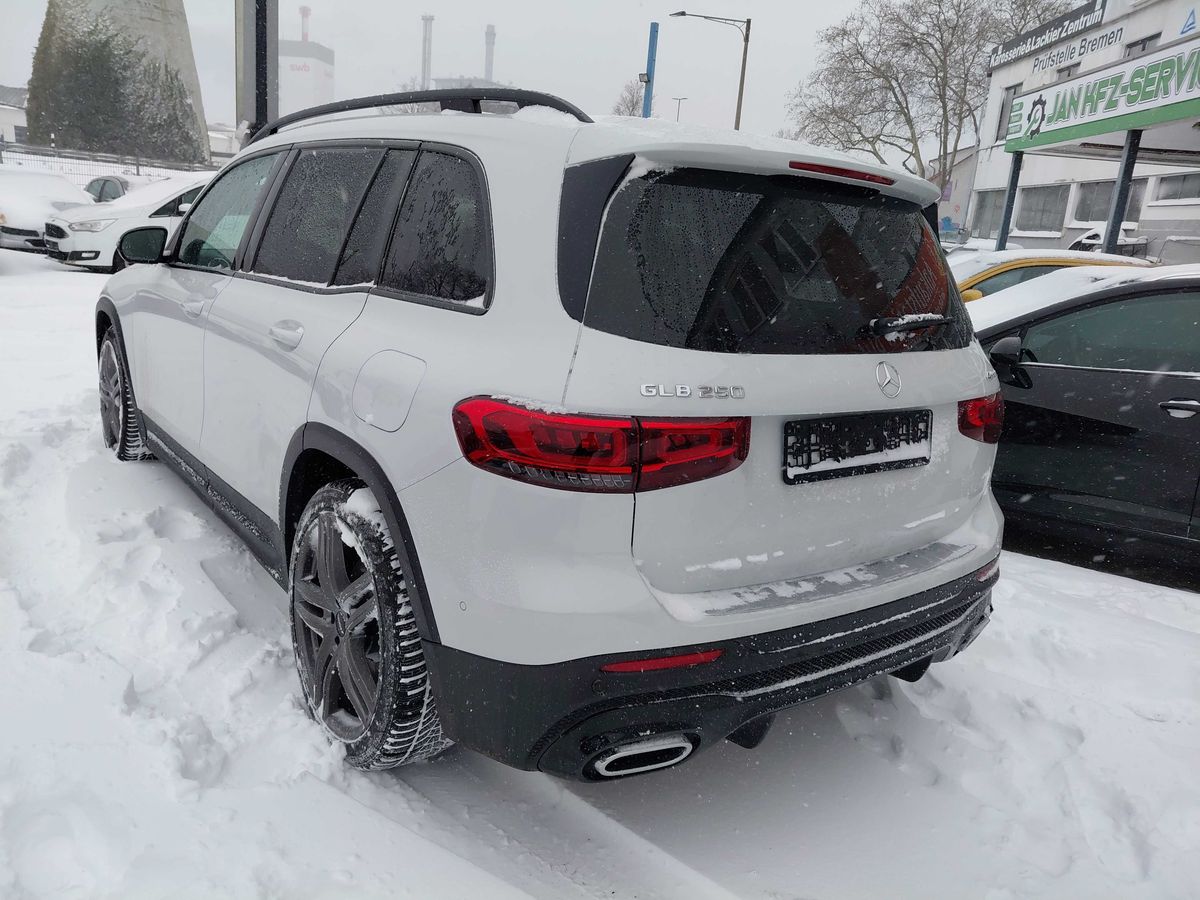 Mercedes-Benz GLB-Klasse 2022 — photo 4
