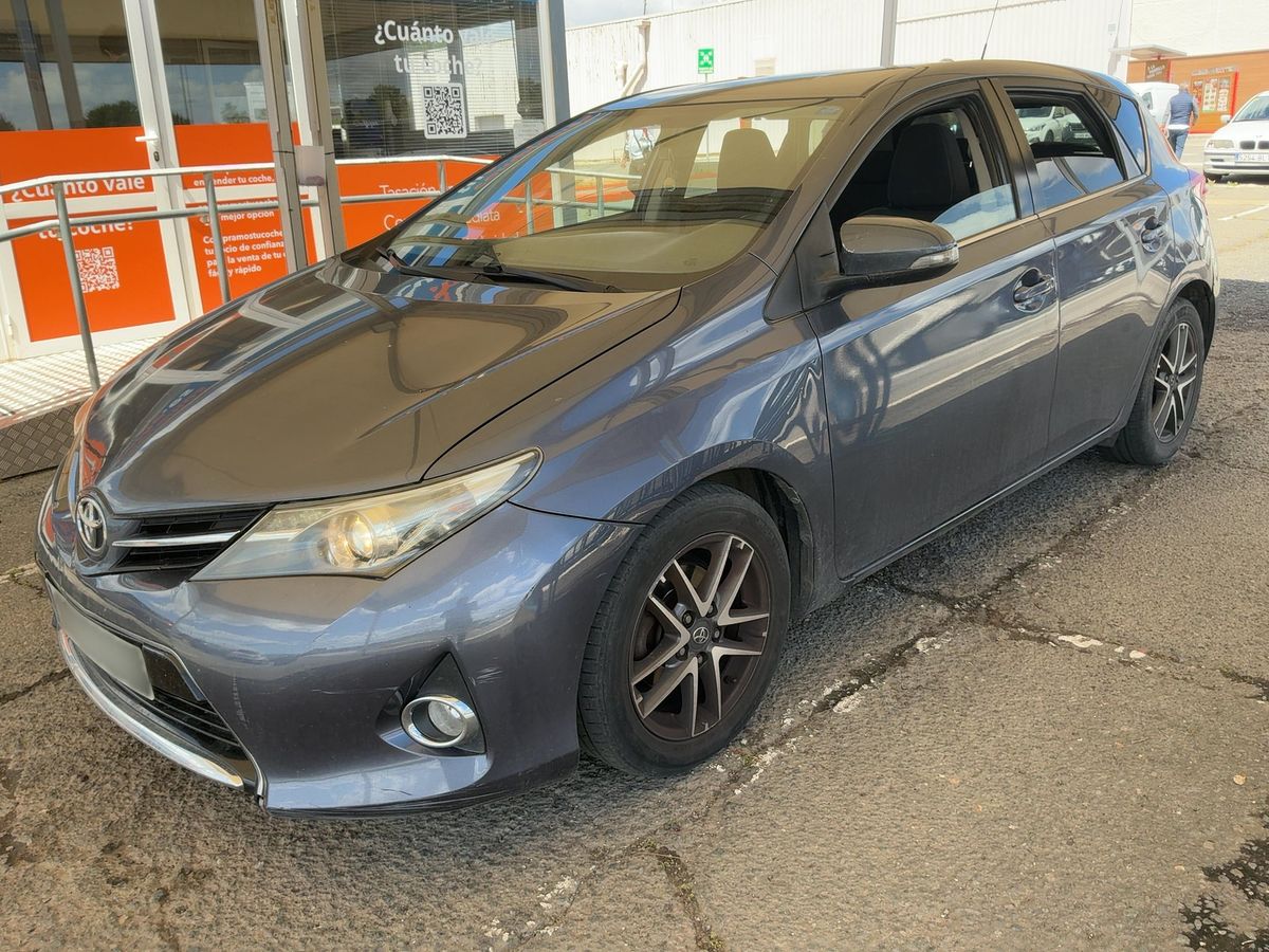 Toyota Auris 2015