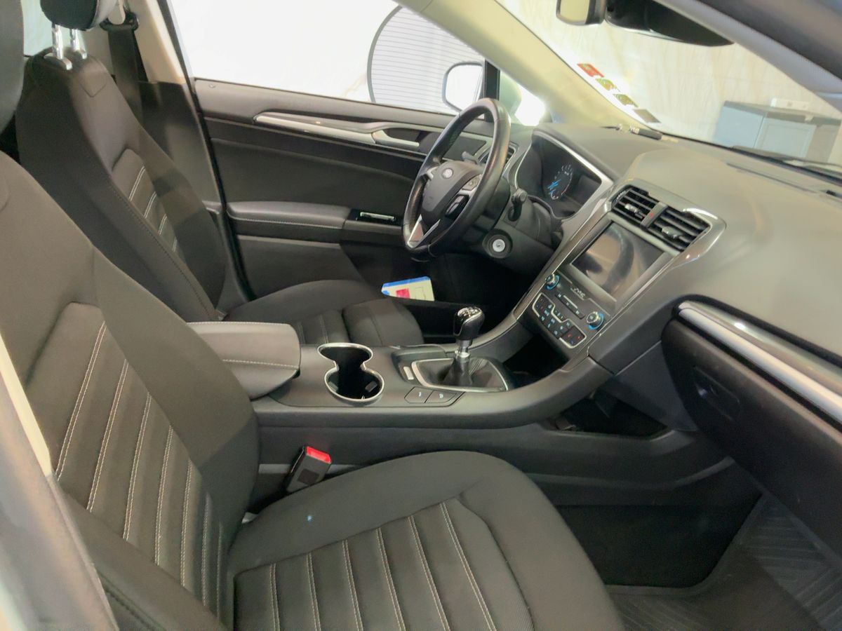 Ford Mondeo 2020 — photo 17