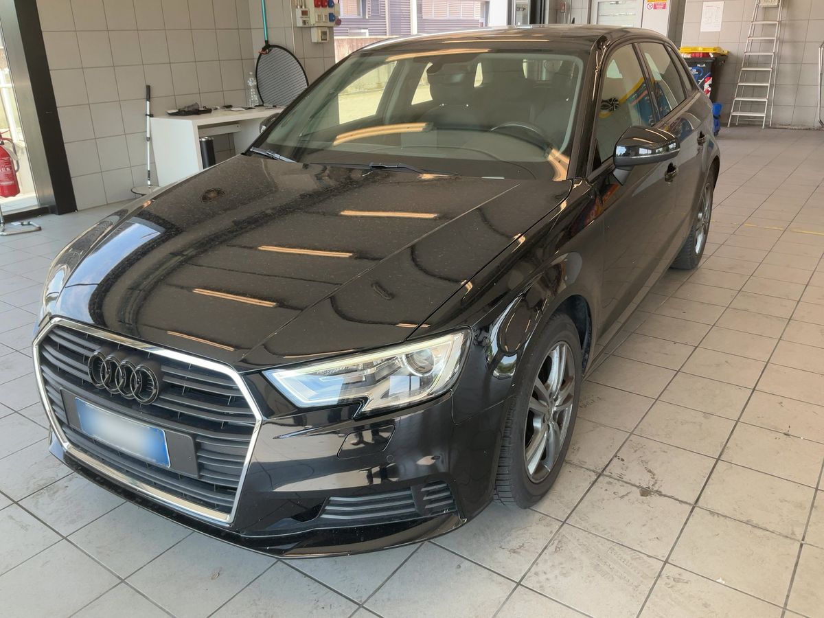 Audi A3 2018 — photo 1