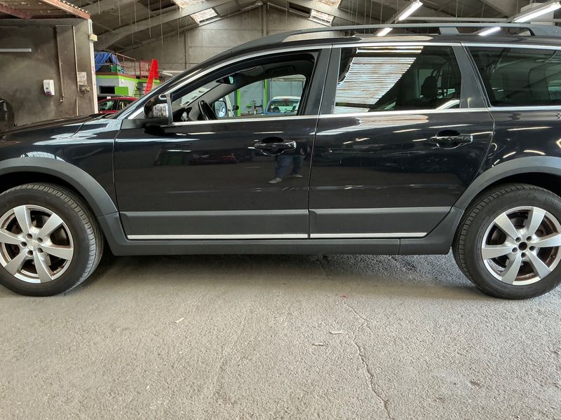 Volvo XC70 2.4 D4 Momentum AWD — zdjęcie 4
