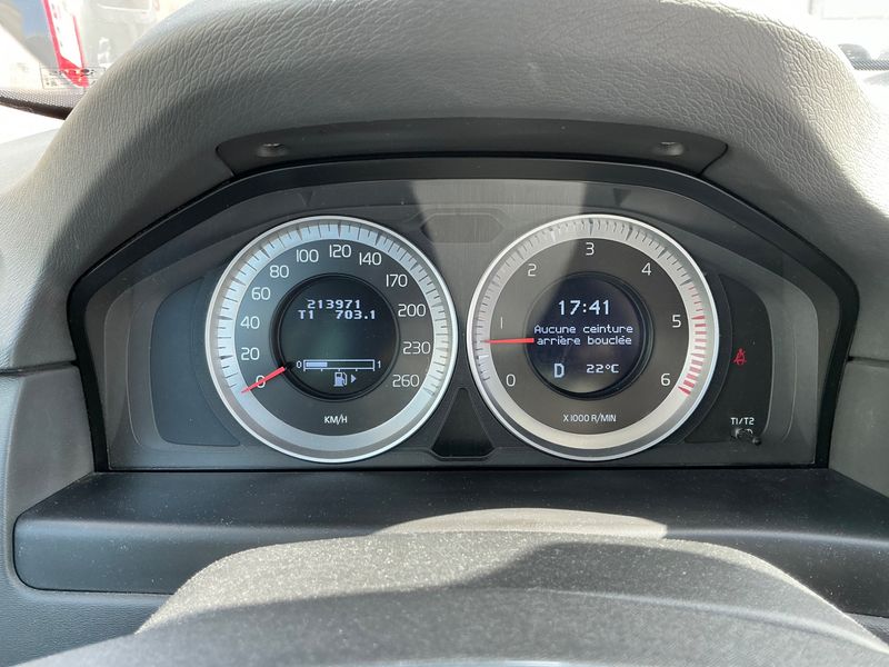 Volvo XC70 2.4 D4 Momentum AWD — zdjęcie 13