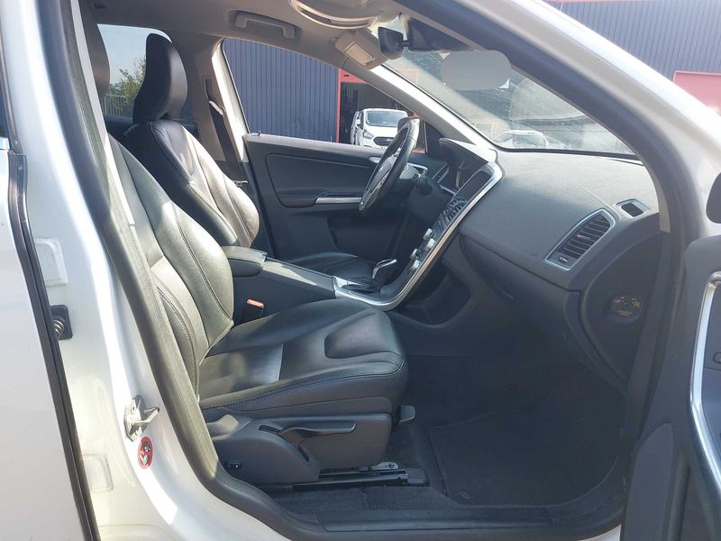 Volvo XC60 2.0 D3 Summum 2016 – снимка 10