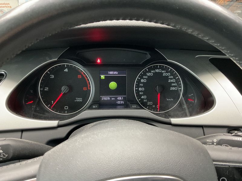 Audi A4 2.0 TDIe Attraction 2011 – снимка 18