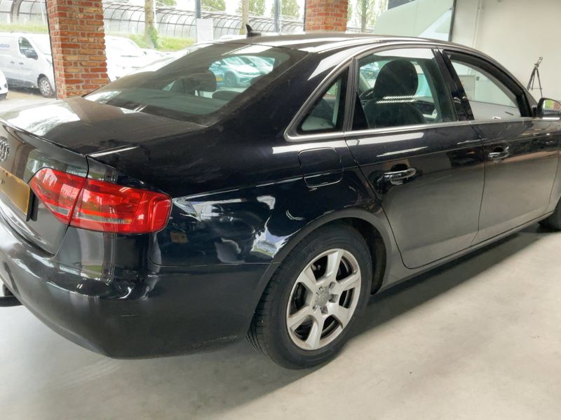 Audi A4 2.0 TDIe Attraction 2011 – снимка 8