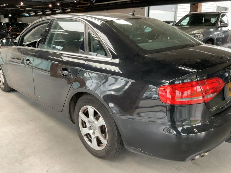 Audi A4 2.0 TDIe Attraction 2011 – снимка 6