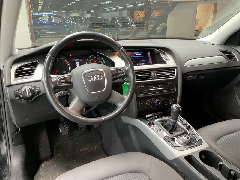 Audi A4 2.0 TDIe Attraction 2011 – снимка 17