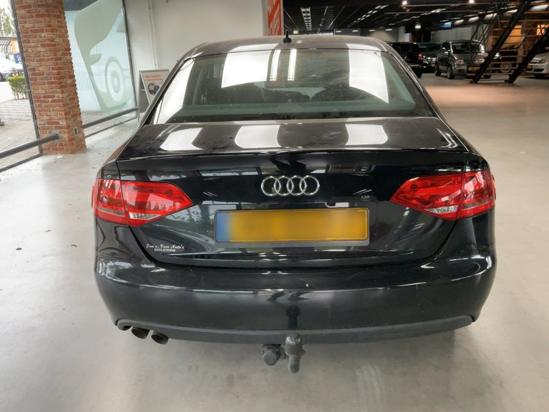 Audi A4 2.0 TDIe Attraction 2011 – снимка 7