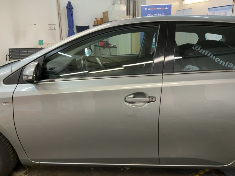 Toyota Auris 1.6 Executive — zdjęcie 4