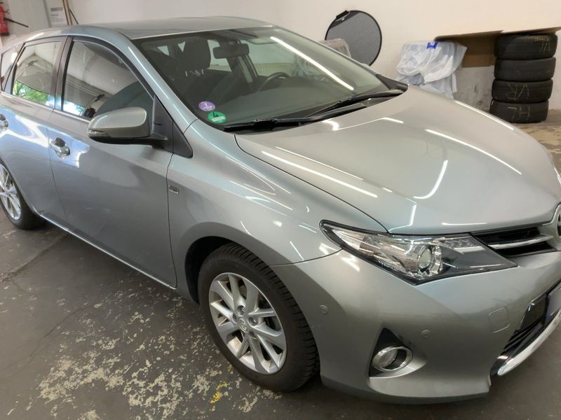 Toyota Auris 1.6 Executive — zdjęcie 8