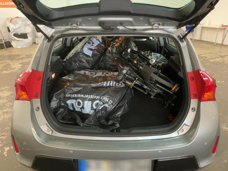 Toyota Auris 1.6 Executive — zdjęcie 10