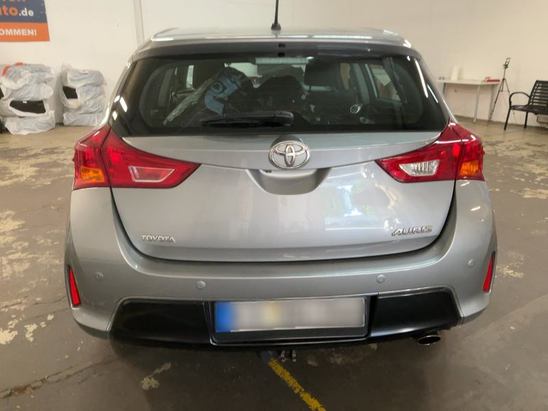 Toyota Auris 1.6 Executive — zdjęcie 5