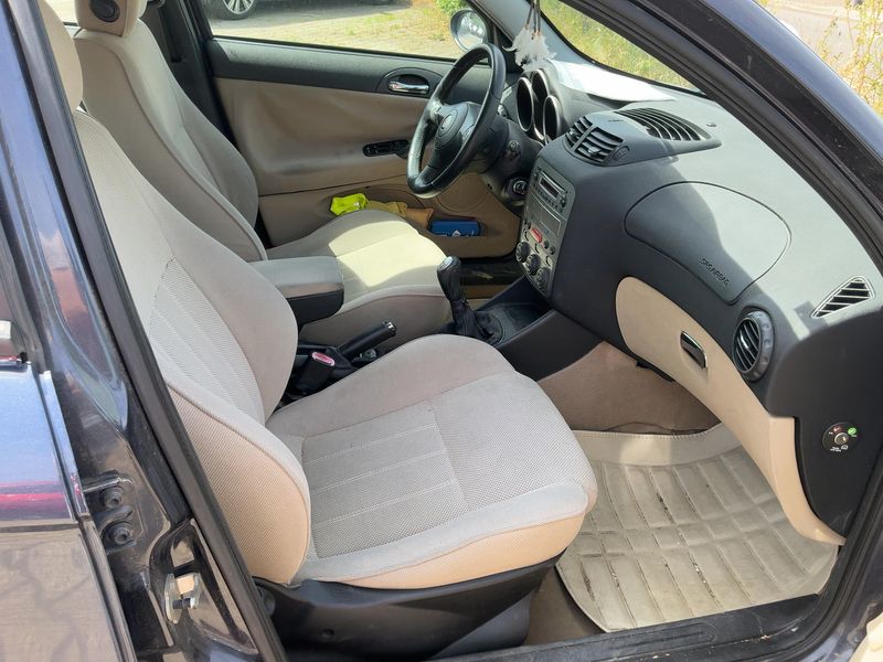 Alfa Romeo Alfa 147 1.6 T.Spark Distinctive — zdjęcie 11