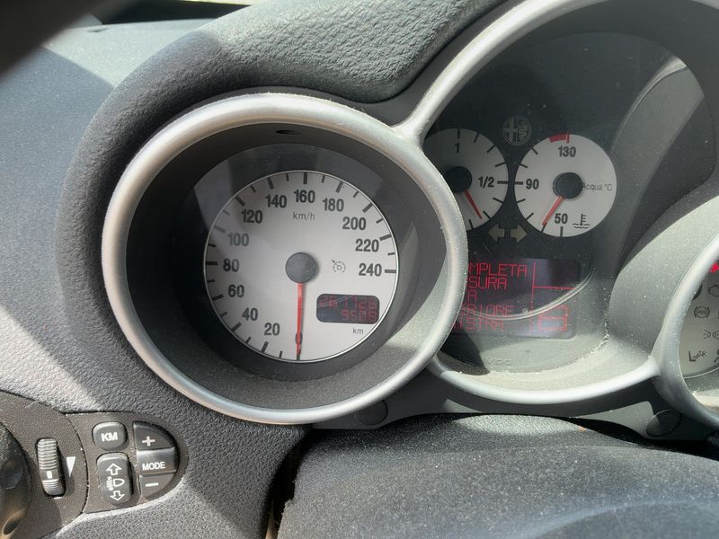 Alfa Romeo Alfa 147 1.6 T.Spark Distinctive — zdjęcie 13